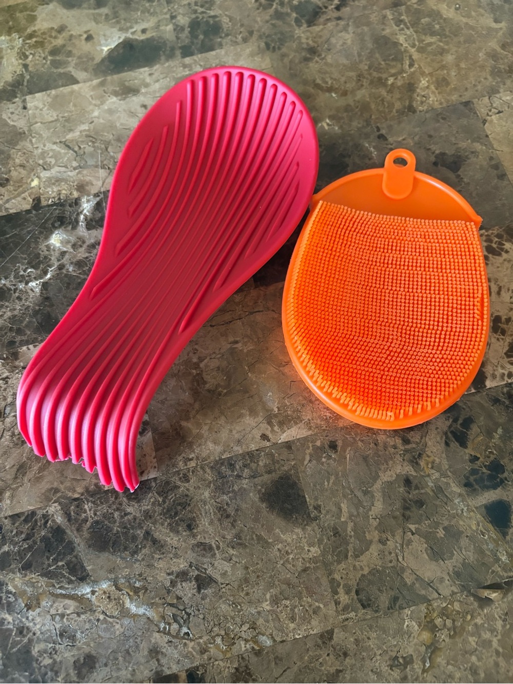 Silicone NWT Spoon Rest for stove Top & Cleaning Gloves set(2-pack). Non-Slip.